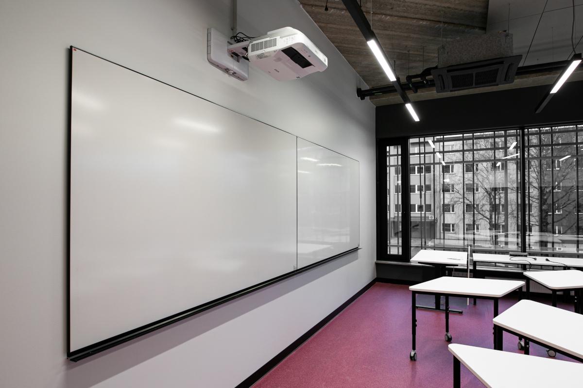 Ultra whiteboard  projection surface University of Tartu